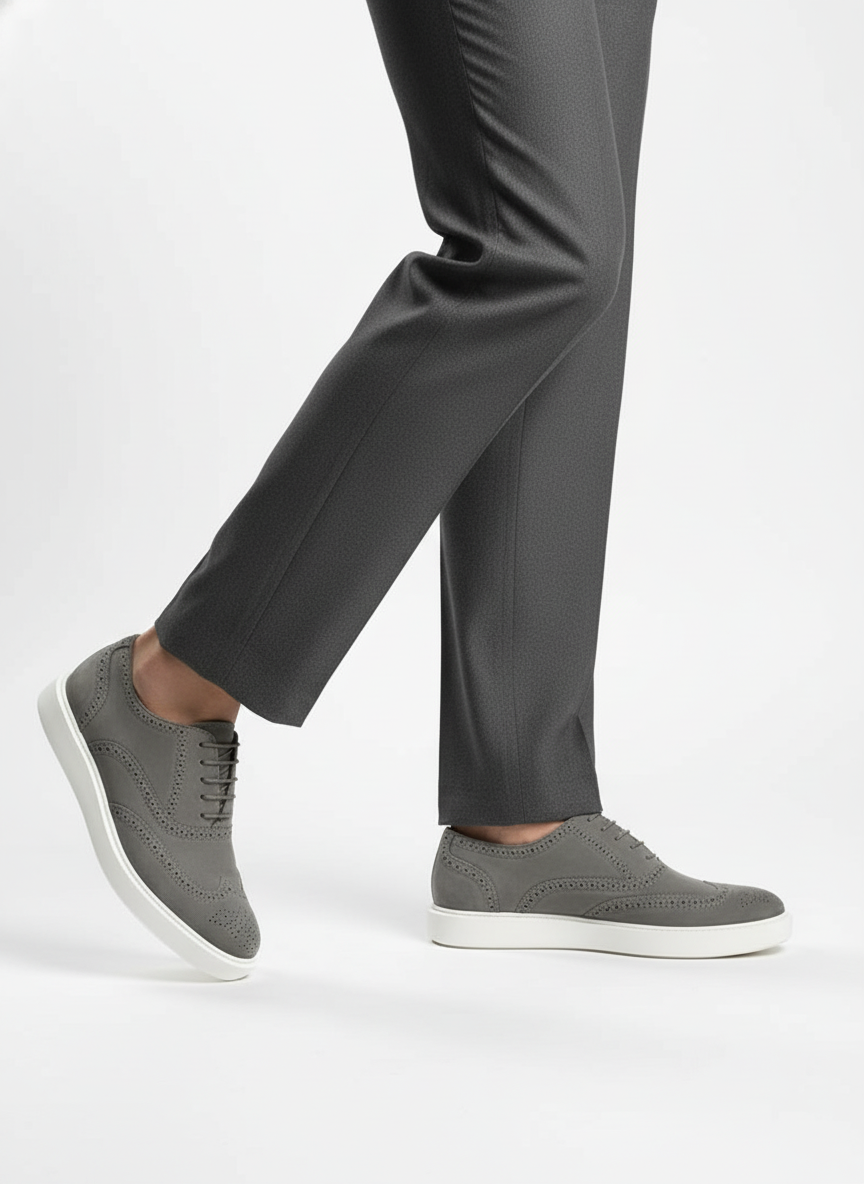 Grey Girotti White BG - Walking